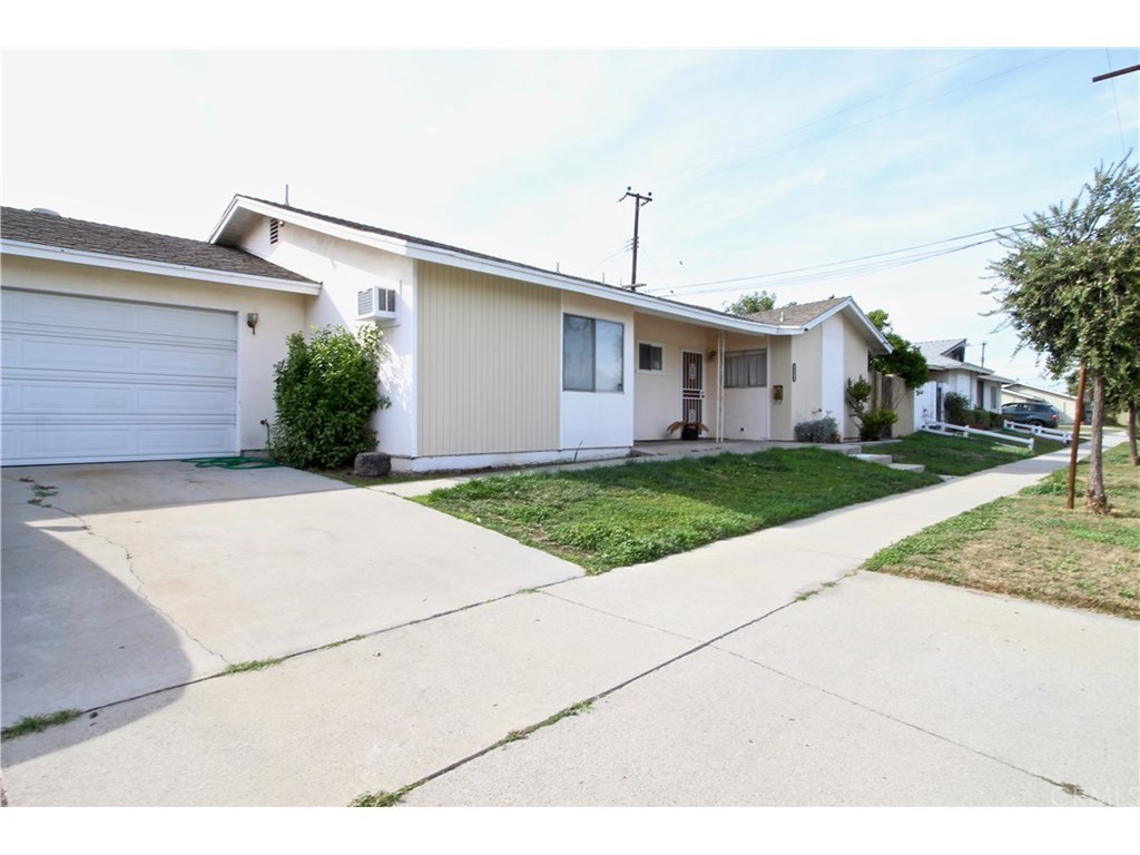 20815 Nectar AveLakewood, CA 90715, USA