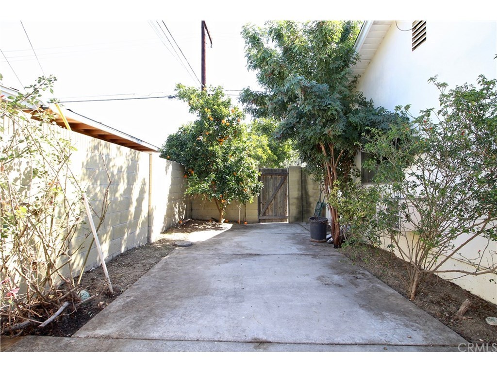 20815 Nectar AveLakewood, CA 90715, USA