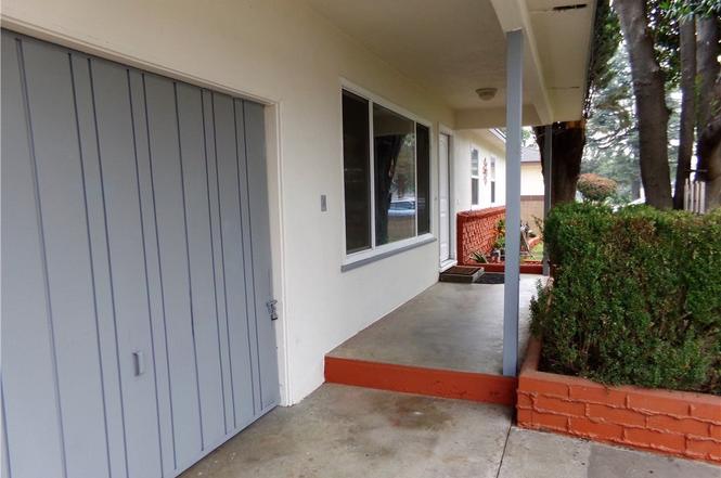 17217 Hibiscus St Fontana, CA 92335